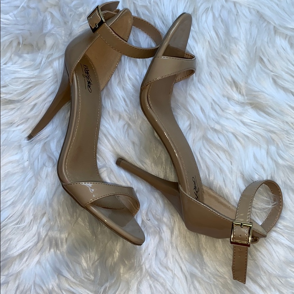 Heels - Picture 4 of 6